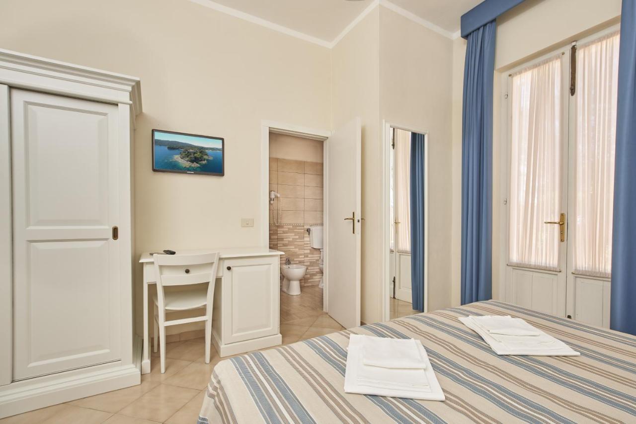 Hotel Villa Rodriguez Capoliveri  Eksteriør billede