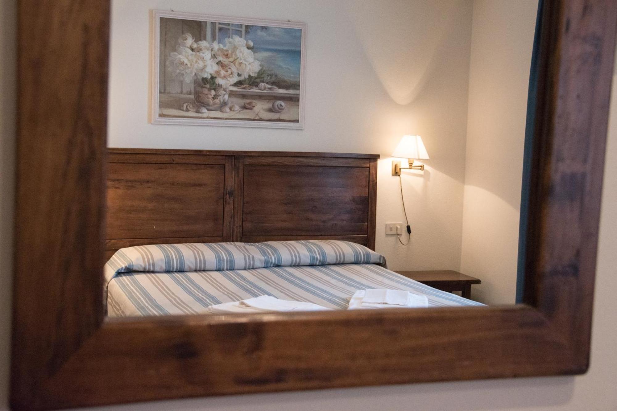 Hotel Villa Rodriguez Capoliveri  Eksteriør billede
